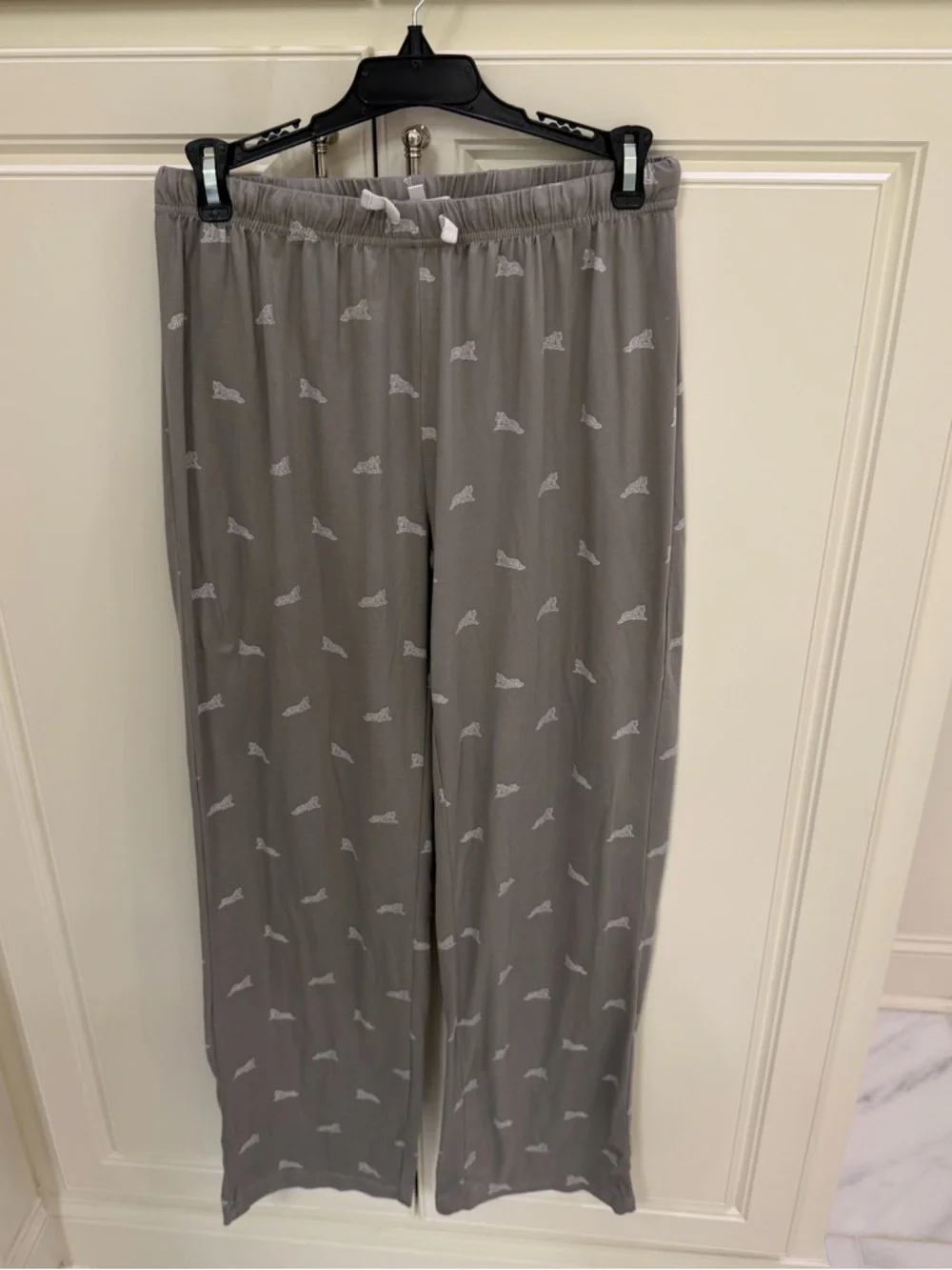 Royal Standard tiger print grey and white pajamas - Picture 6 of 7